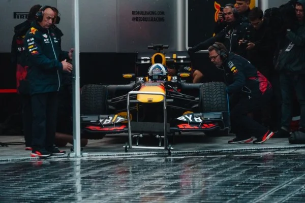 皮亚斯特里在日本站勇夺F1冠军 迈凯伦车队积分完成对红牛的反超